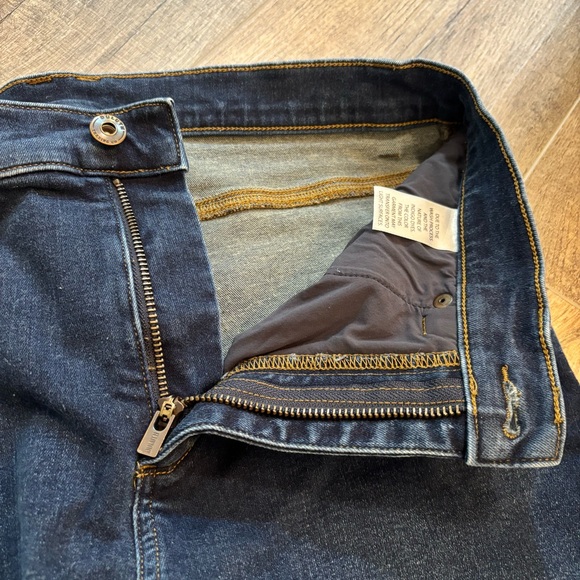 Duluth Trading Co Women’s Size 8 Skinny Dark Blue Jeans with Secret Pocket - Picture 9 of 13